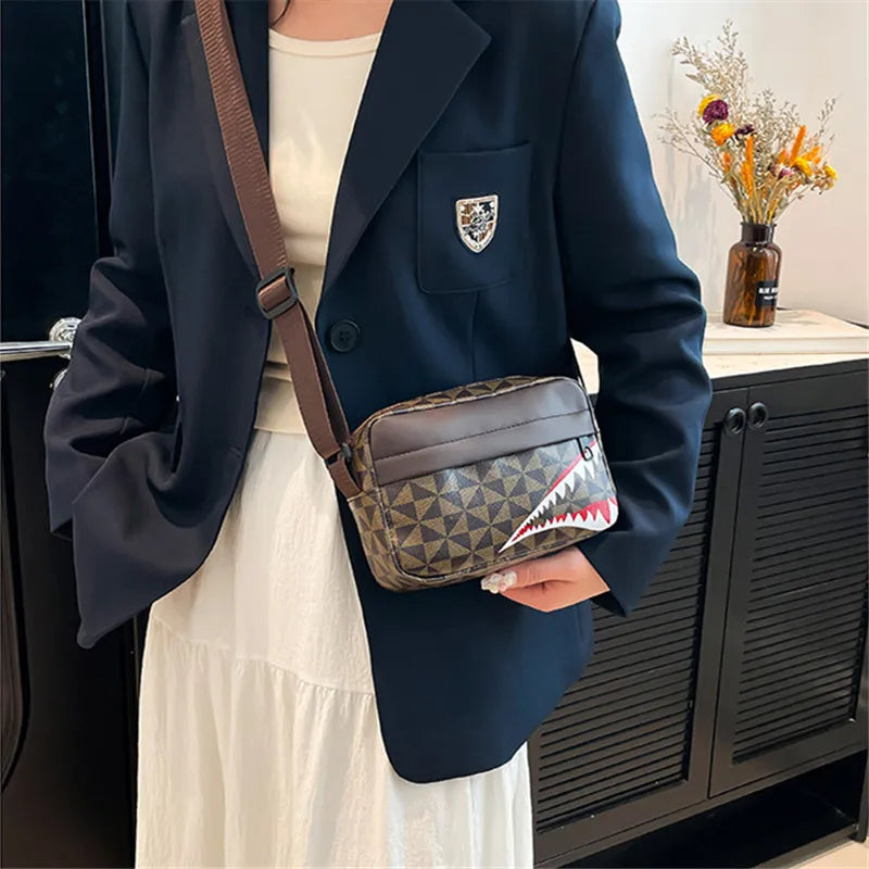 Bolso Crossbody Elegante para Mujer – Diseño Geométrico Moderno