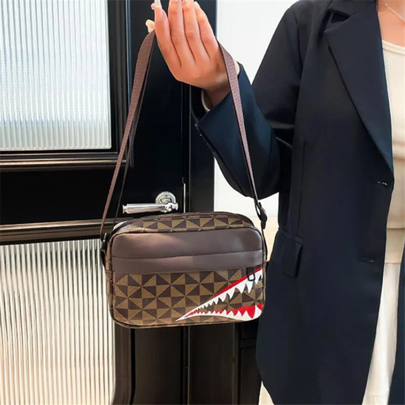 Bolso Crossbody Elegante para Mujer – Diseño Geométrico Moderno